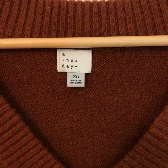 ★ A new day | V-neck sweater - Picture 5 of 7